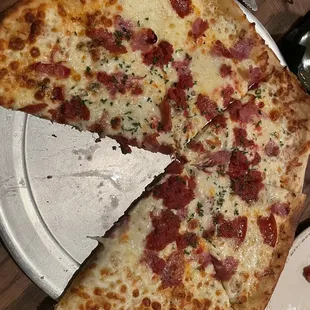 Carne Italians pizza