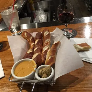 Pretzels w Malbec. Perfect.