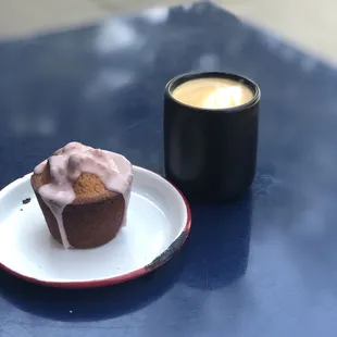 Financier &amp; cortado
