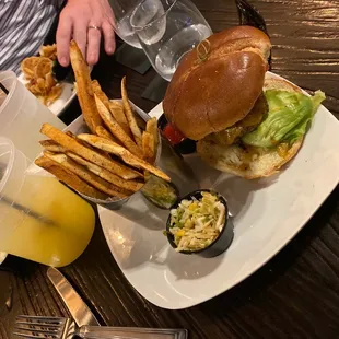 Smash burger, 32 oz orange crush