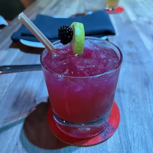 Blackberry gin smash