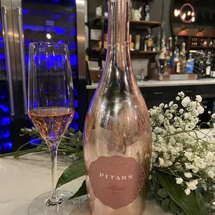 Champagne, rose, brut