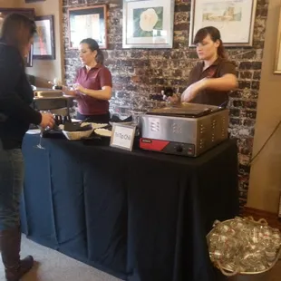 Mmmm...tri tip chili and Mac n cheese!