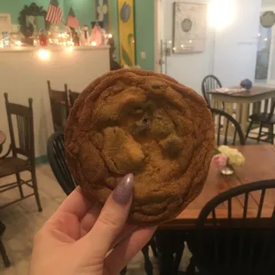 The Earl : dark, semisweet, and white chocolate chips