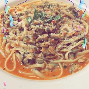 Linguine Red Clams in spicy red sauce