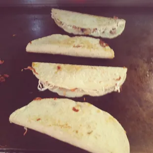 Quesadillas de flor de 
Quesadillas de flor de calabaza 
Quesadillas de flor de calabaza y cemitas poblanas