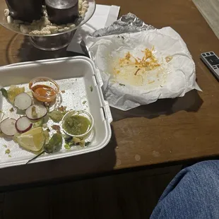 2 tacos de cueritos y una cemita de cesina con quesillo!!!!