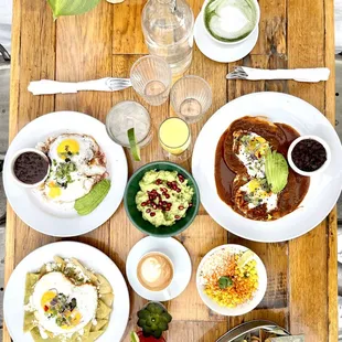 BRUNCH MENU
SAT-SUN
12-4 PM