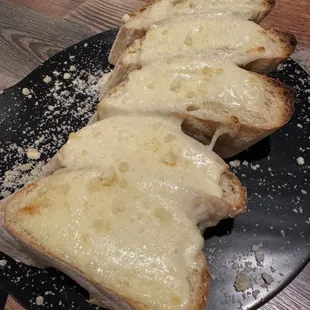 Burratino was all kinds of cheesy deliciousness.