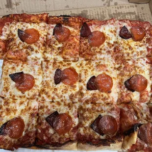 CENARIO's square pizza