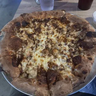 BBQ chicken pizza - medium