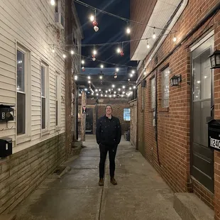 The alleyway to Cent&apos; Anni