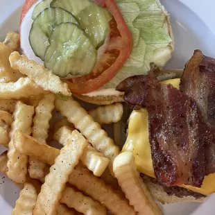 Bacon cheeseburger with fries