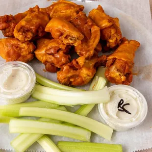 chicken wings, bbq wings, poultry, bbq chicken, fried chicken, fried chicken wings, chicken wings and fried chicken, food, chicken