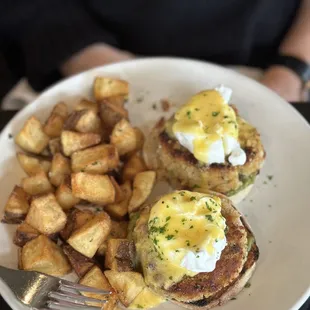 Crab cake Benedict