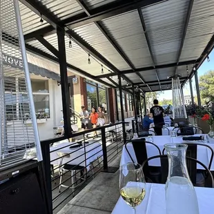 Ambiance outside