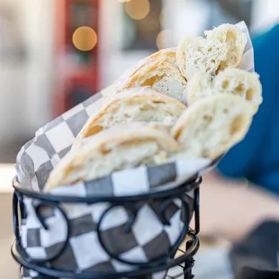 Complimentary fresh bread and oil ($0)
