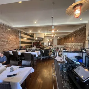 sushi and sashimi, interior