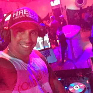 DJ401k starting the night off right last Monday!