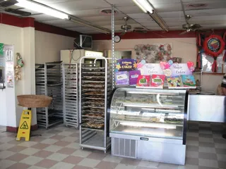 La Ideal Bakery