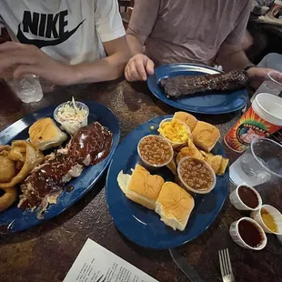 Ribs, pulled pork &amp; sides