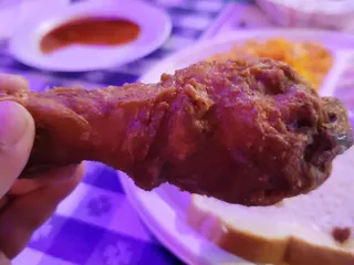 Gus's World Famous Fried Chicken