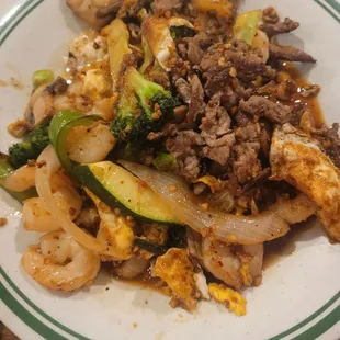 I was happy to see they brought back the hibachi station. 10/10