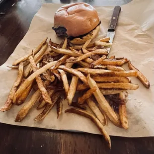 Plain hamburger with fries