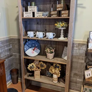 Mugs and home decorations for sale