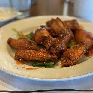 food, chicken wings and fried chicken