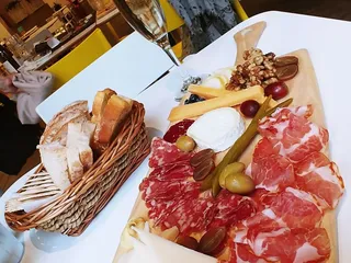 St. James Cheese Company | Warehouse District