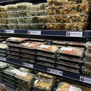 Package grab and go food