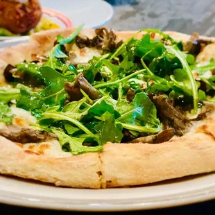 Wood oven mushroom pizza. IG@loveplaypeace