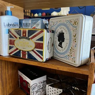 Love these tins