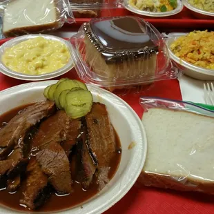 Lunch special: 1 meat,  2 sides,  dessert,  drink