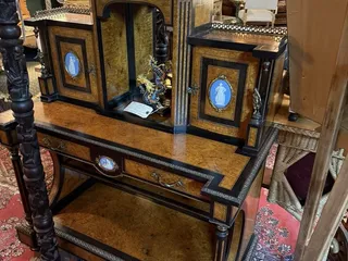 Chesterfields Antiques & Collectibles