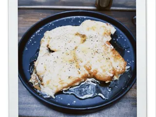 Santos Kitchen and Lounge