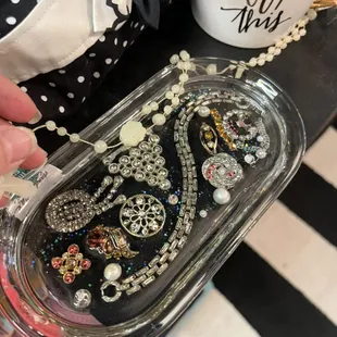 Centsibly Chic has purses, jewelry and accessories.