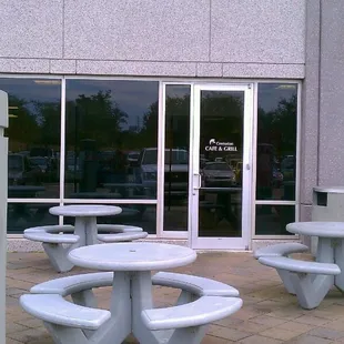 ramen and noodles, outside