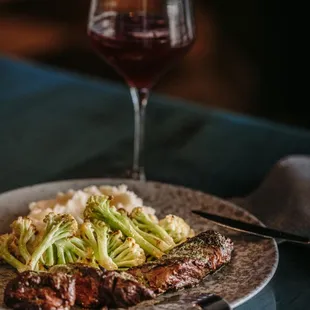 Steak &amp; Broccolini