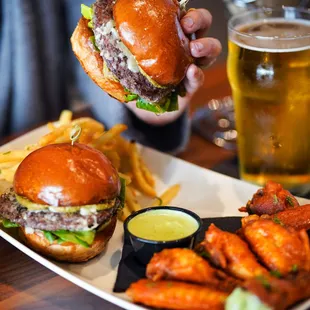 Burger &amp; Wings