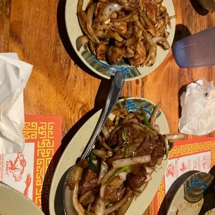 Mongolian beef and black pepper chicken - half order size
