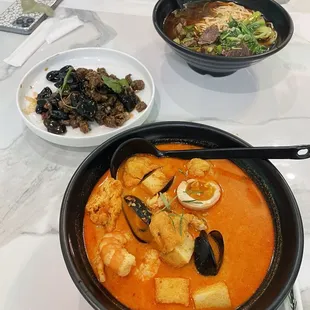 Laksa, beef noodle, braised wheat gluten
