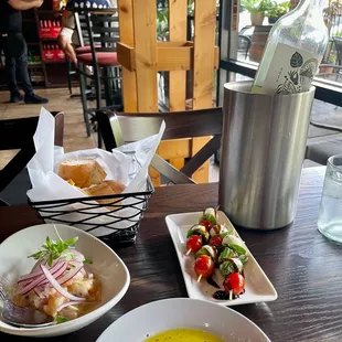 Ceviche, mini caprese