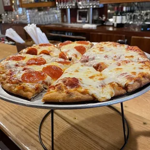 Half cheese/pepperoni, extra sauce. 6.5/10, not bad pizza.