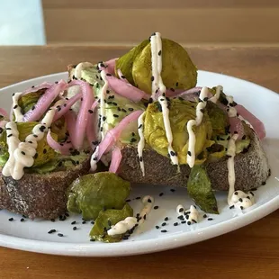 Spicy avocado toast: flavorful!