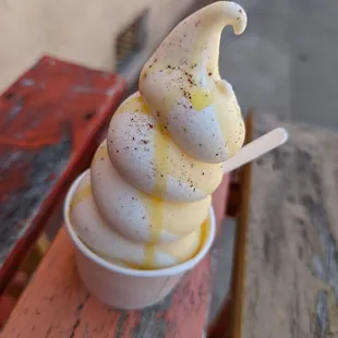 Safron swirl with olive oil