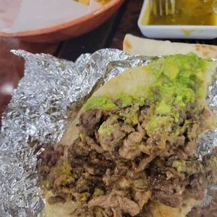 Asada taco with guacamole
