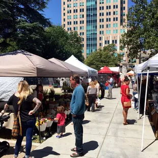 Popular Farmers Market in Downtown Sacramento