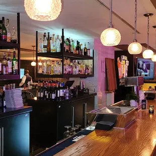 Happy Hour from 4 to 6!